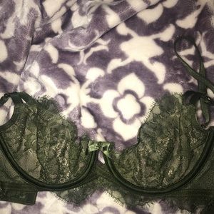 34C Victoria's Secret unlined Lacey underwire bra